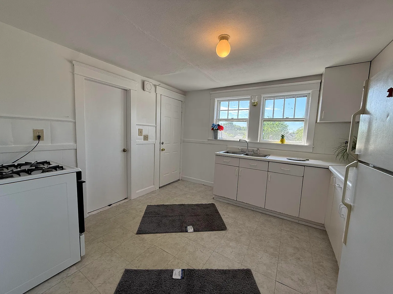 60 Ledge St — Photo 1