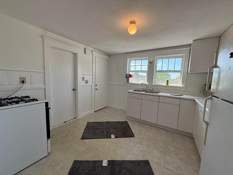 50 Ledge St #B — Photo 2