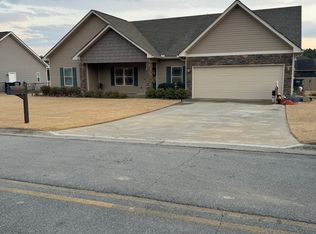 206 Madison Dr, Calhoun, GA 30701