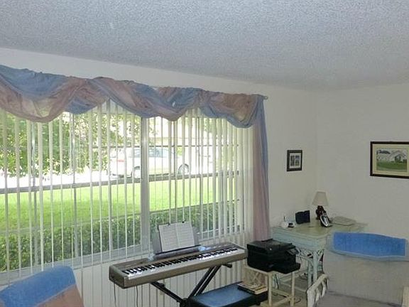 3rd image of 2097 Kingswood Ave