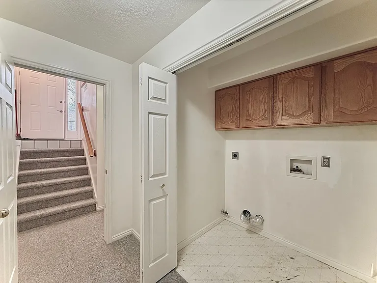 1080 E Elgin Ave — Photo 29