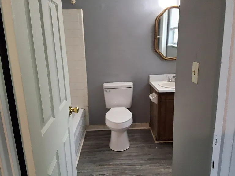 246 Elmwood Dr — Photo 8