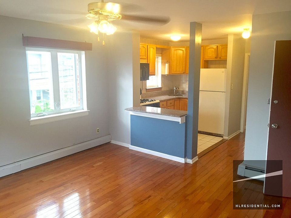 1st image of 1421 27th Ave #2