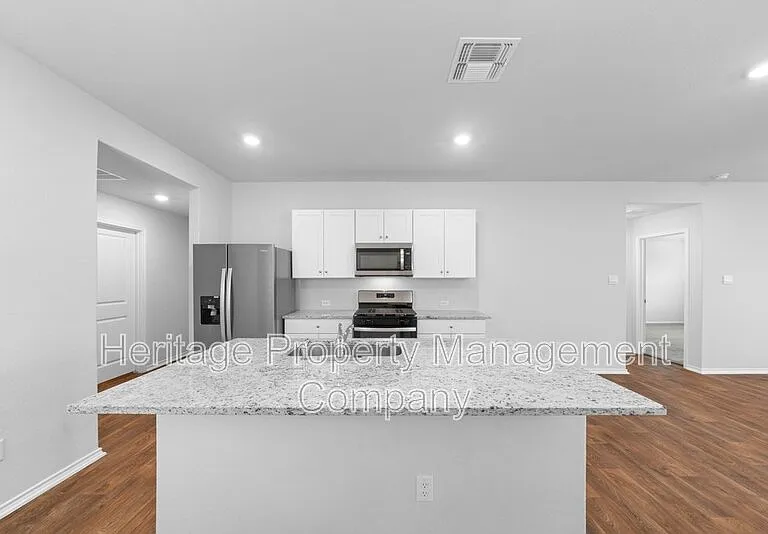 4522 Meerkat Dr — Photo 7