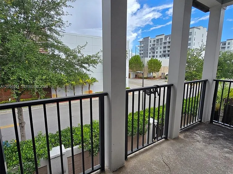 5810 NW 104th Path #5810 — Photo 43