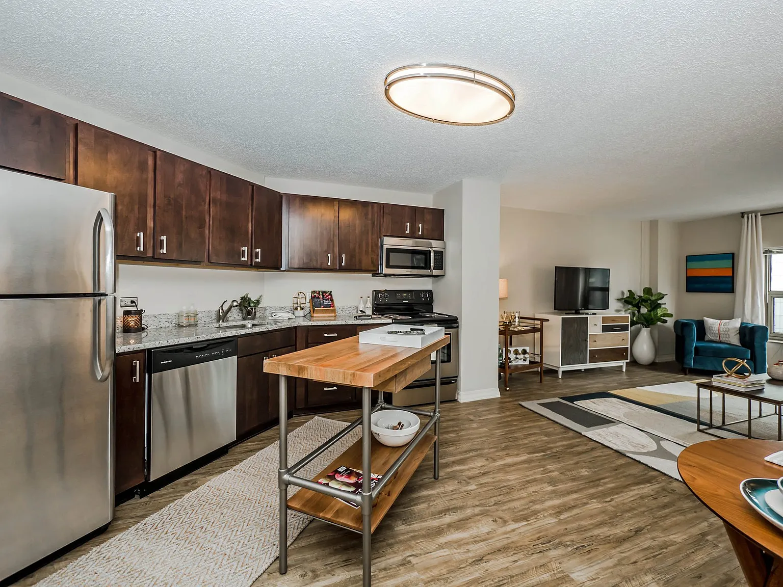1 bed, 655 sqft, $2,591 — Photo 1