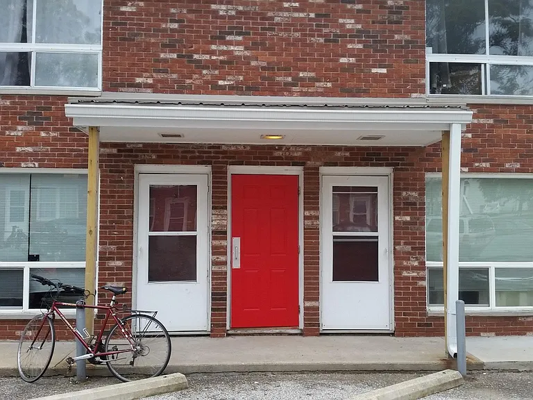 Grant Street Apartments — Photo 8