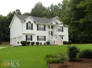 100 Applewood Cir, Newnan, GA 30263