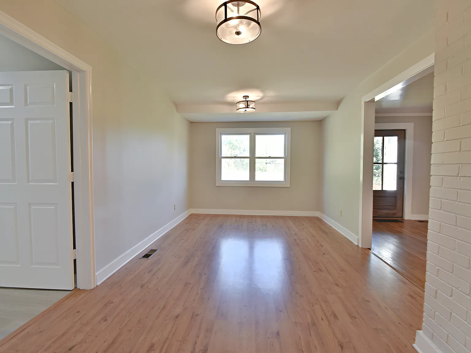 5 bed, 2150 sqft, $3,500 — Photo 4