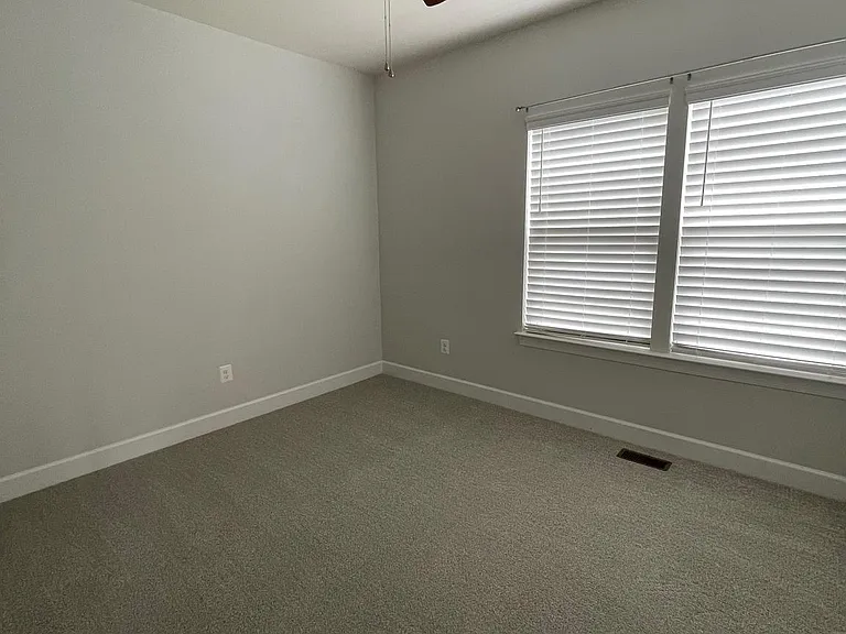 43691 Yulan St — Photo 20