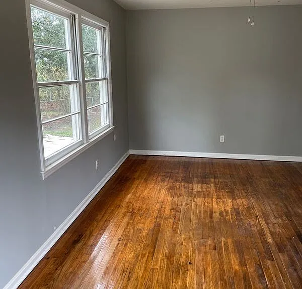 1089 Buist Ave — Photo 3