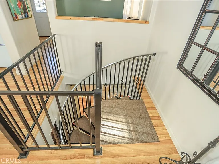 325 Hilltop Ln — Photo 15