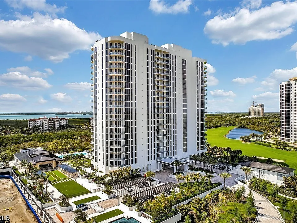 4810 Pelican Colony Blvd #304