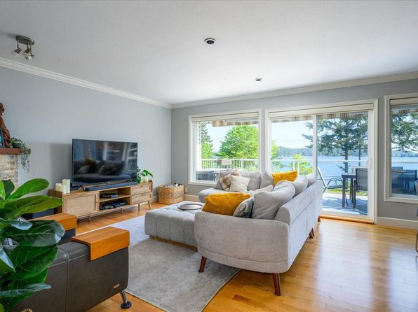 1362 Ivy Ln, Nanaimo, BC V9T 5T2
