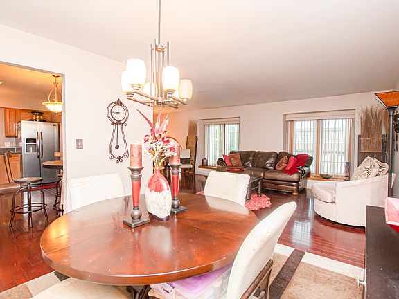 5th image of 1430 Woodhollow Dr