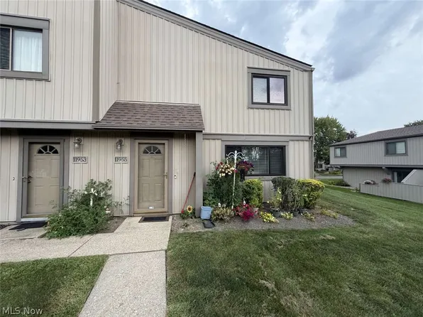 11955 Harbour Light Dr #1955, North Royalton, OH 44133