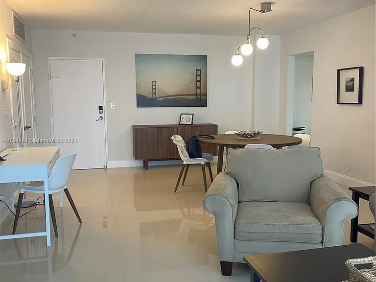 3801 S Ocean Dr #15V — Photo 2