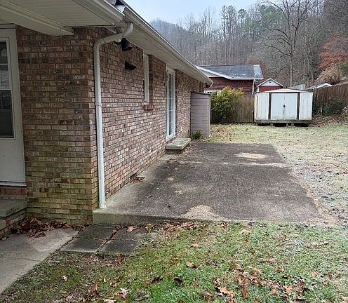 3rd image of 2614 Forest Hills Rd