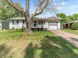 1023 E McClernon St, Springfield, MO 65803