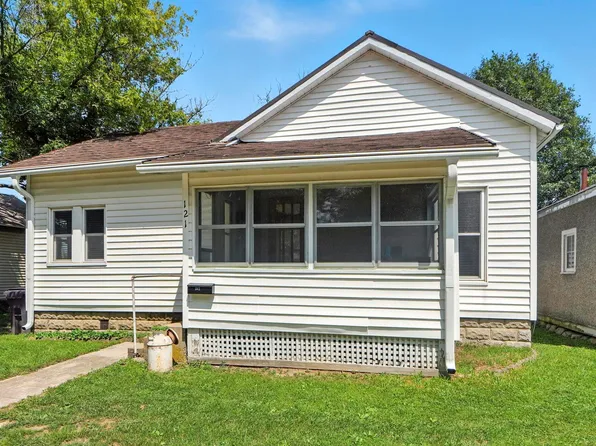 121 Short St, Churubusco, IN 46723