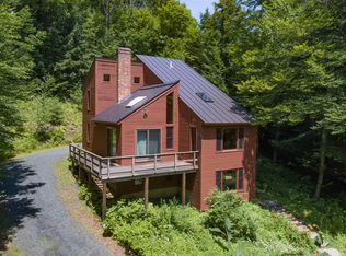 693 Noyes Ln, Hartford, VT 05047