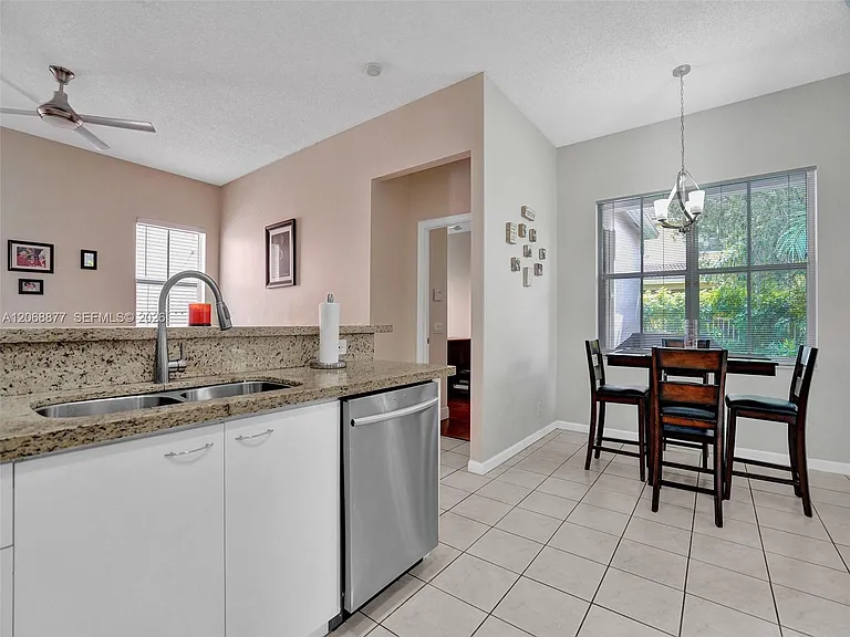 938 Bluewood Ter — Photo 26