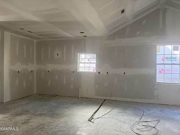 3rd image of 1572 Tsuga Dr