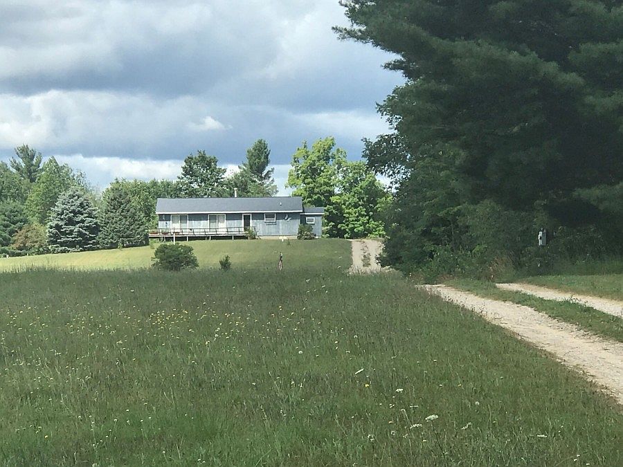 2nd image of 10170 Creighton Rd SW