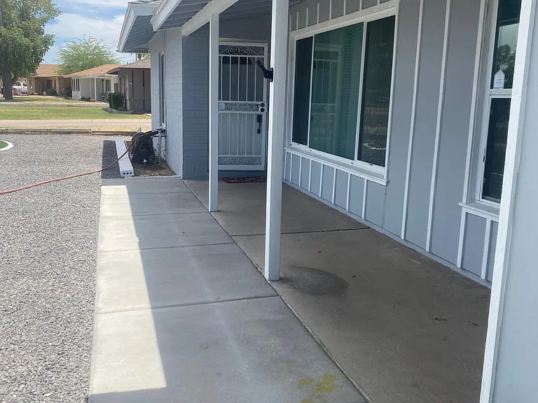 2415 W Greenbriar Dr — Photo 2