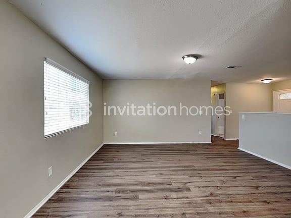 4th image of 27379 6th St