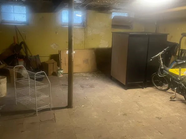 566 39th Street image 7 of 9