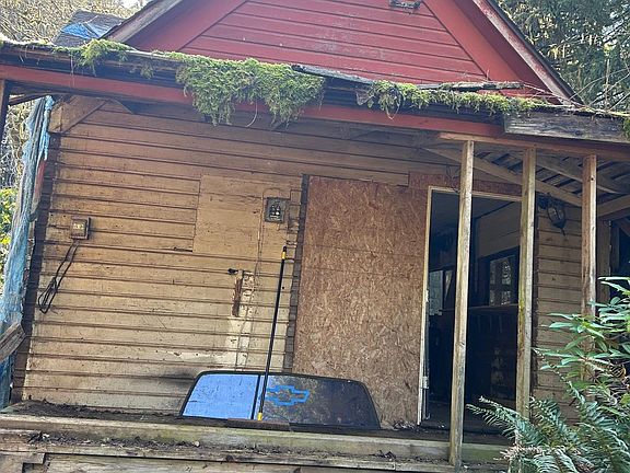 3rd image of 995 Parry Rd