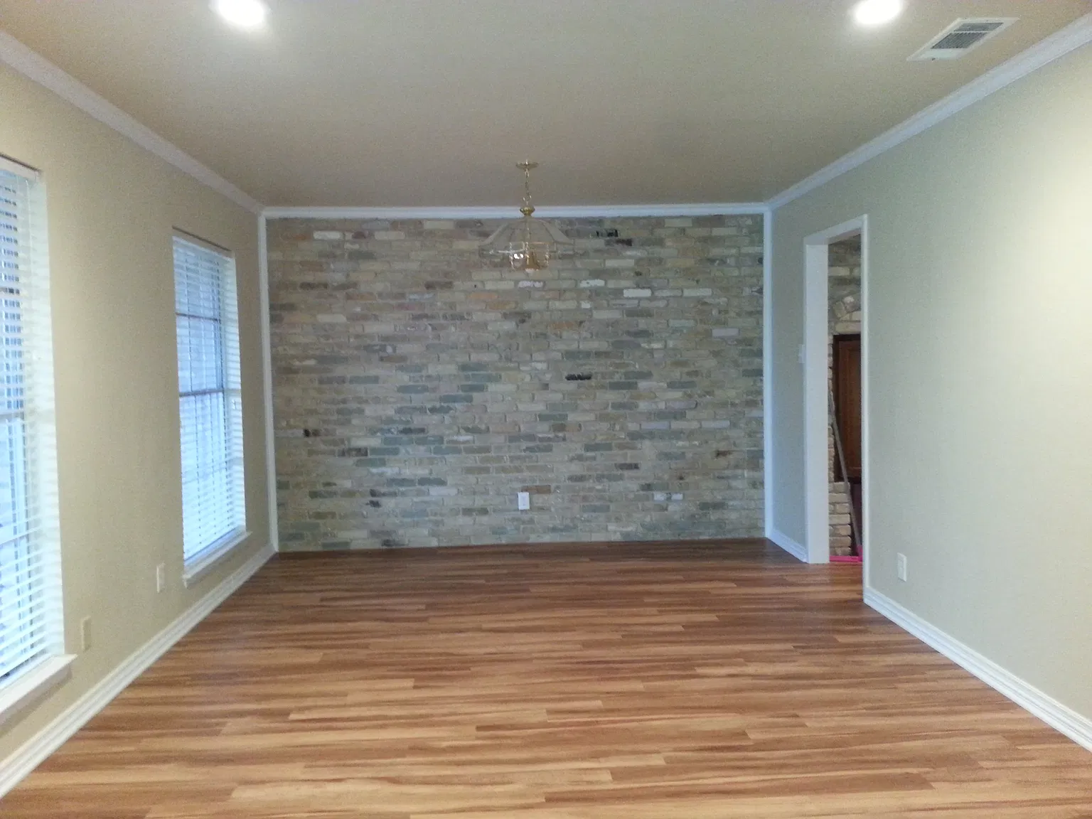 4 bed, 1969 sqft, $2,000 — Photo 3