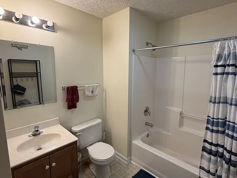 800 Meadowview Dr #15 — Photo 7