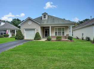 16 Autumn Rise Ln, Lakewood, NJ 08701