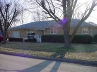 200 W Osage Ave, Washington, IL 61571