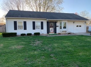 94 Woodlawn Ave, Mattoon, IL 61938