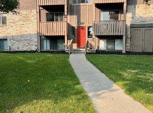 8713 Candlewood Trl APT 6, Brighton, MI 48116