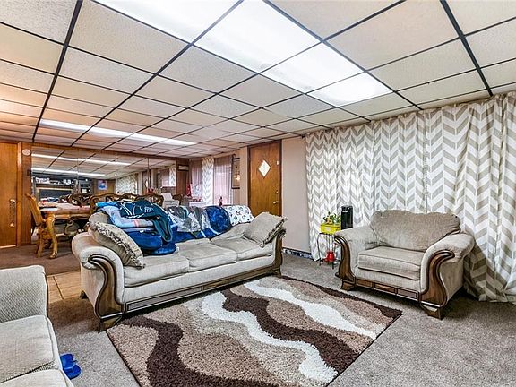 2nd image of 607 River Oaks Dr