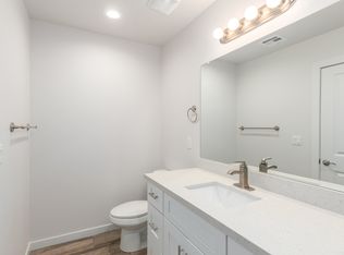 6631 S 7th St #4, Phoenix, AZ 85042