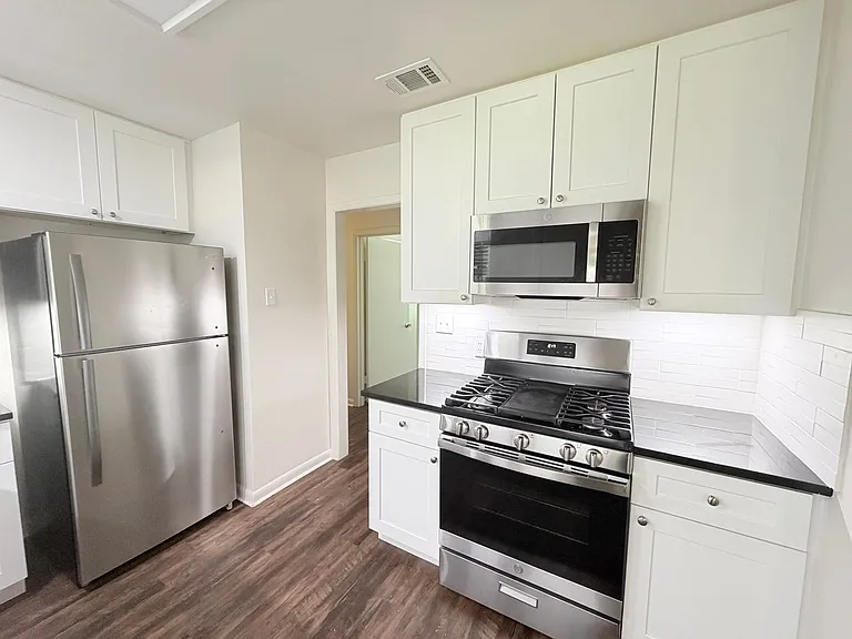 8701 Parkfield Dr — Photo 11
