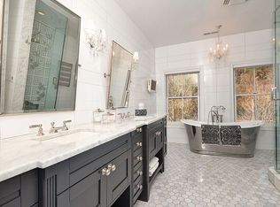 7 Regency Pl, Weehawken, NJ 07086