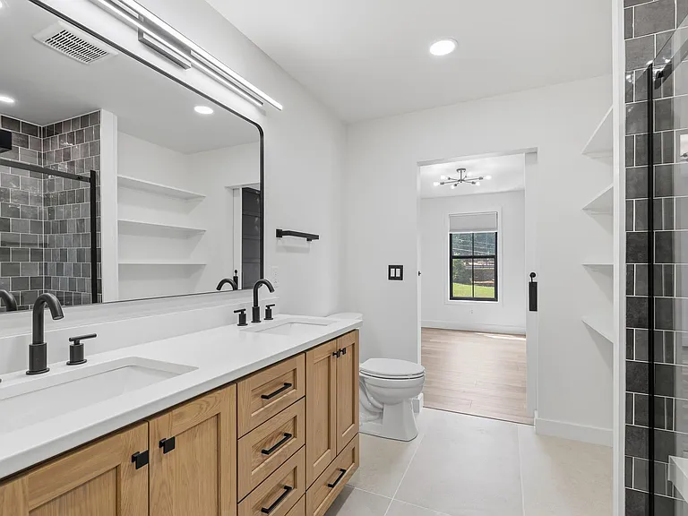 521 Harmony Rd — Photo 17