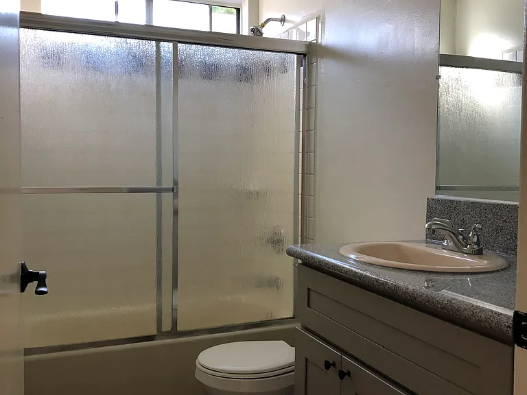 532 N Juanita Ave — Photo 7