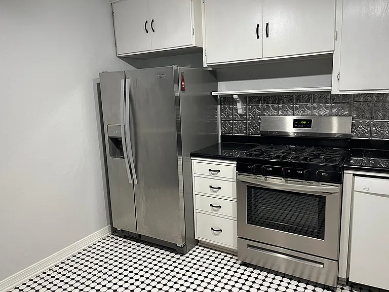 1308 S Littler Ave — Photo 8