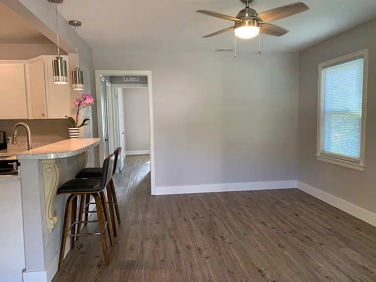 1602 N Volutsia Ave — Photo 10