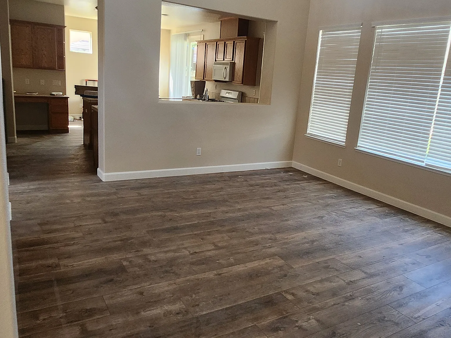 5 bed, 2565 sqft, $2,695 — Photo 4