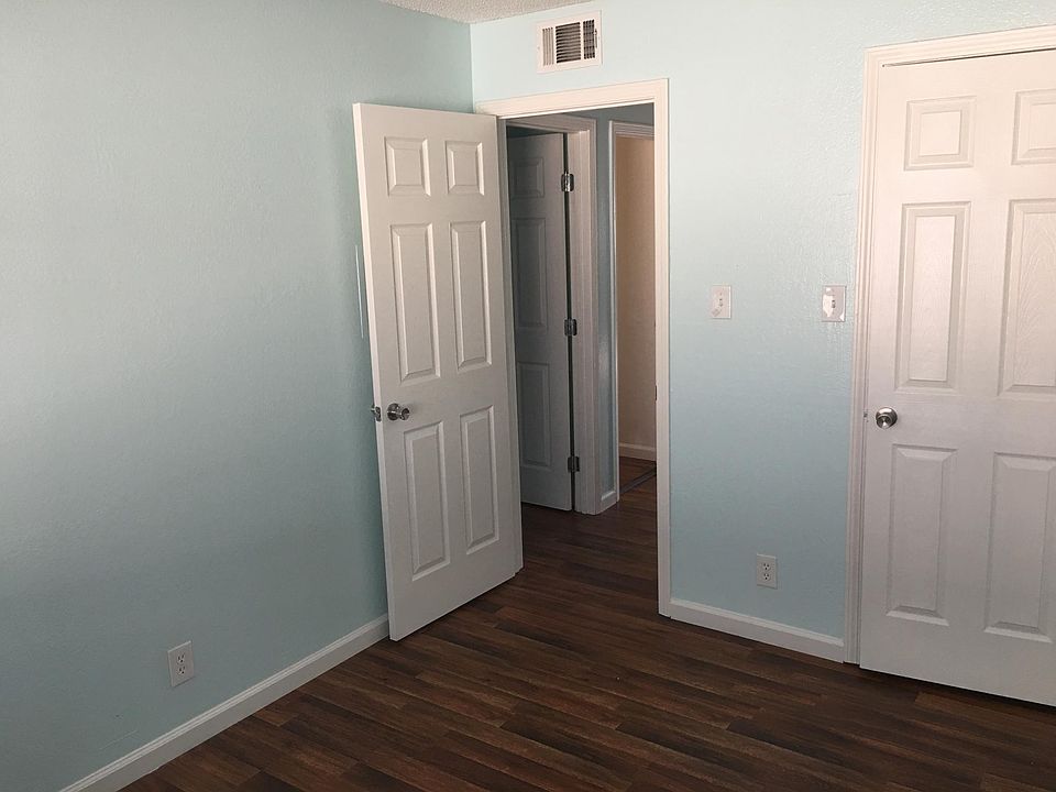 1st image of 1977 Woodglen Ln APT 4