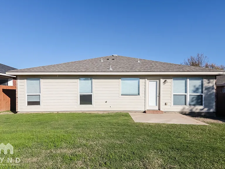 729 Mahogany Dr — Photo 15