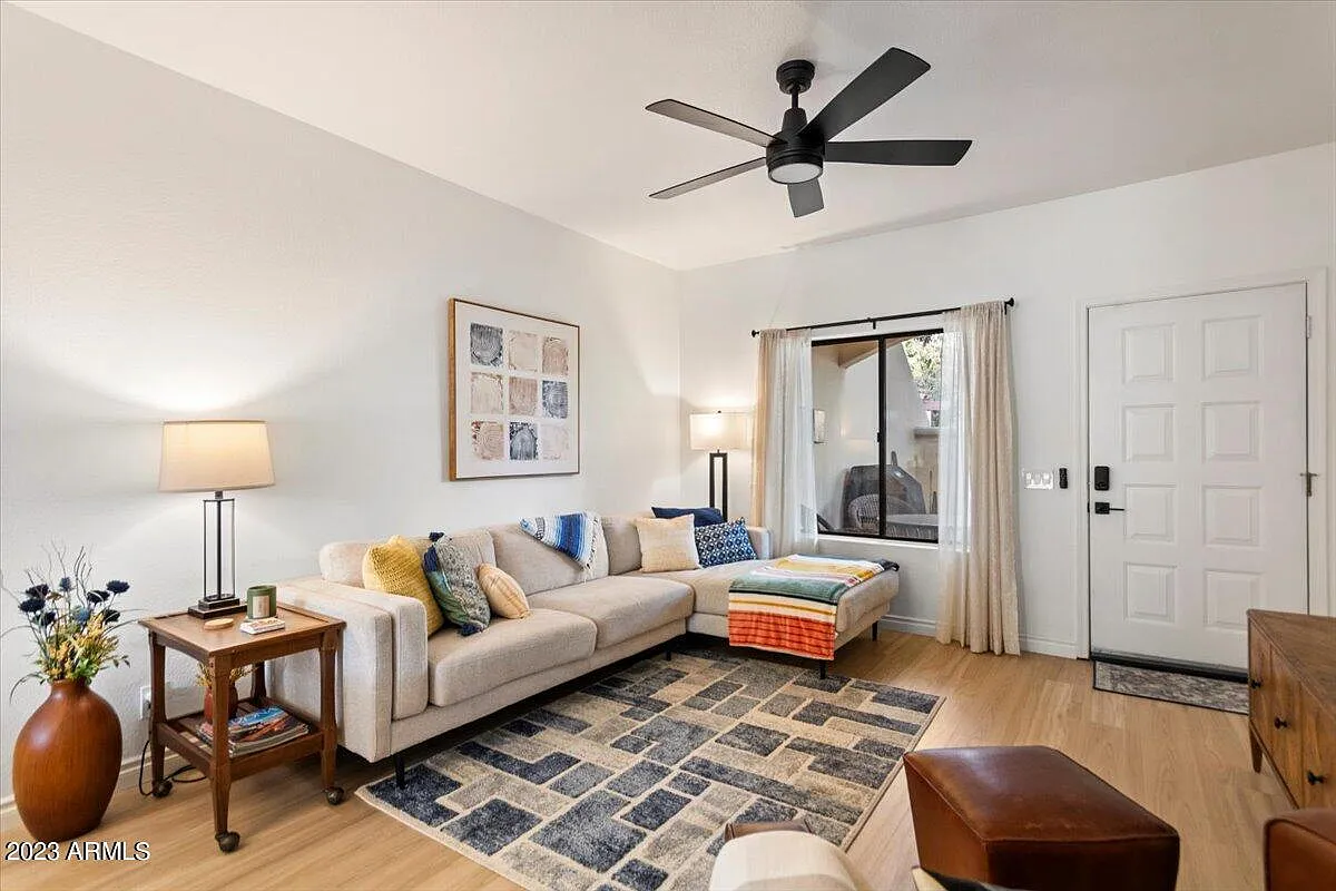 2 bed, 2.0 bath, 1014 sqft, $2,295 — Photo 4